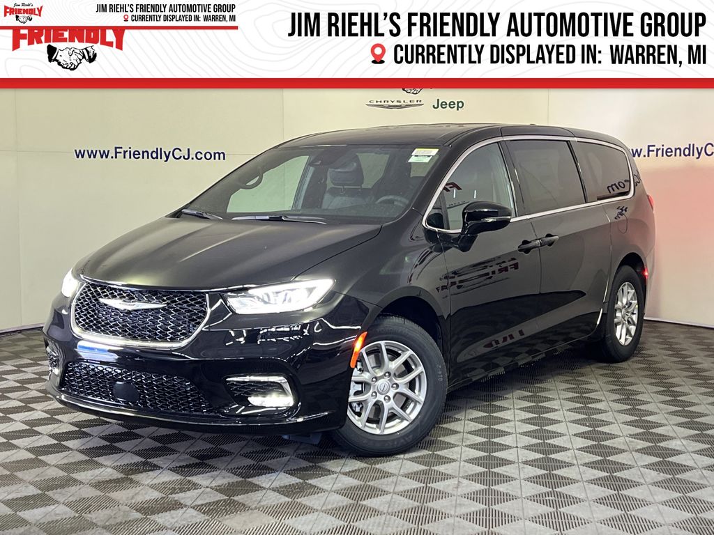 2026 Chrysler Pacifica Select's photo