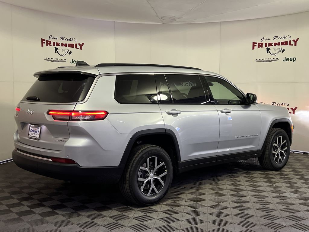 2025 Jeep Grand Cherokee Limited photo 3