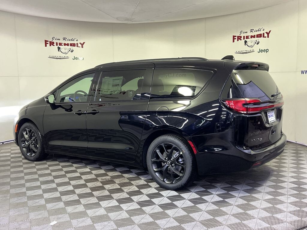 New 2026 Chrysler Pacifica Select Passenger Van