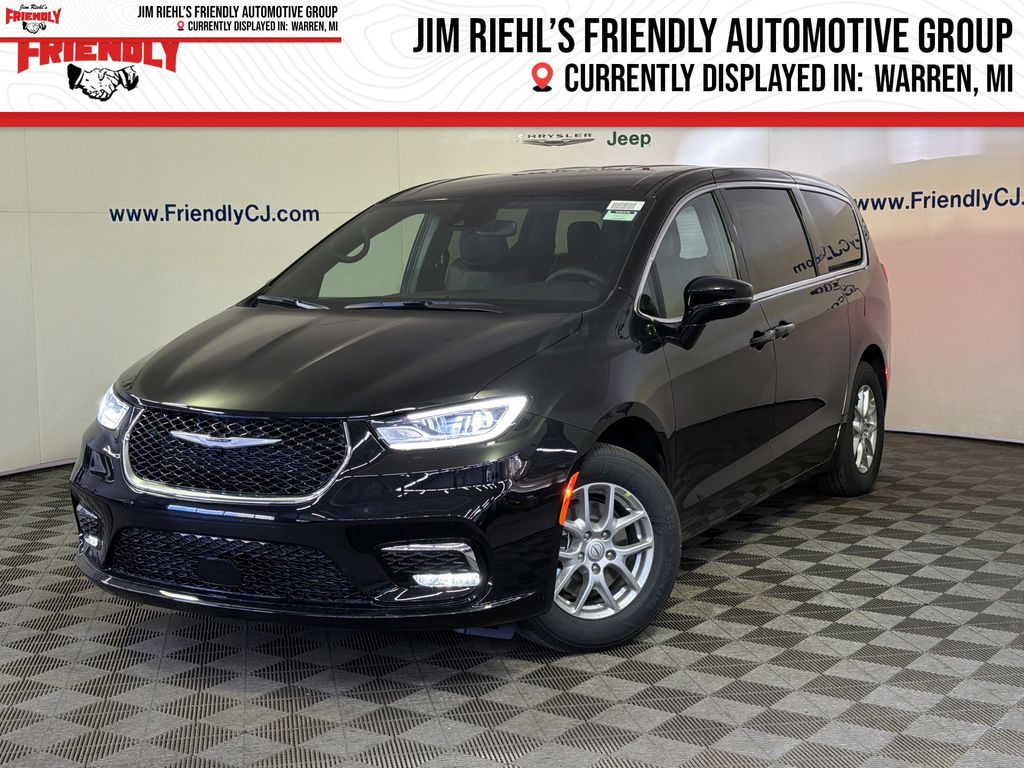 2026 Chrysler Pacifica Select's photo