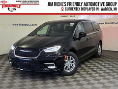 2026 Chrysler Pacifica Select Passenger Van
