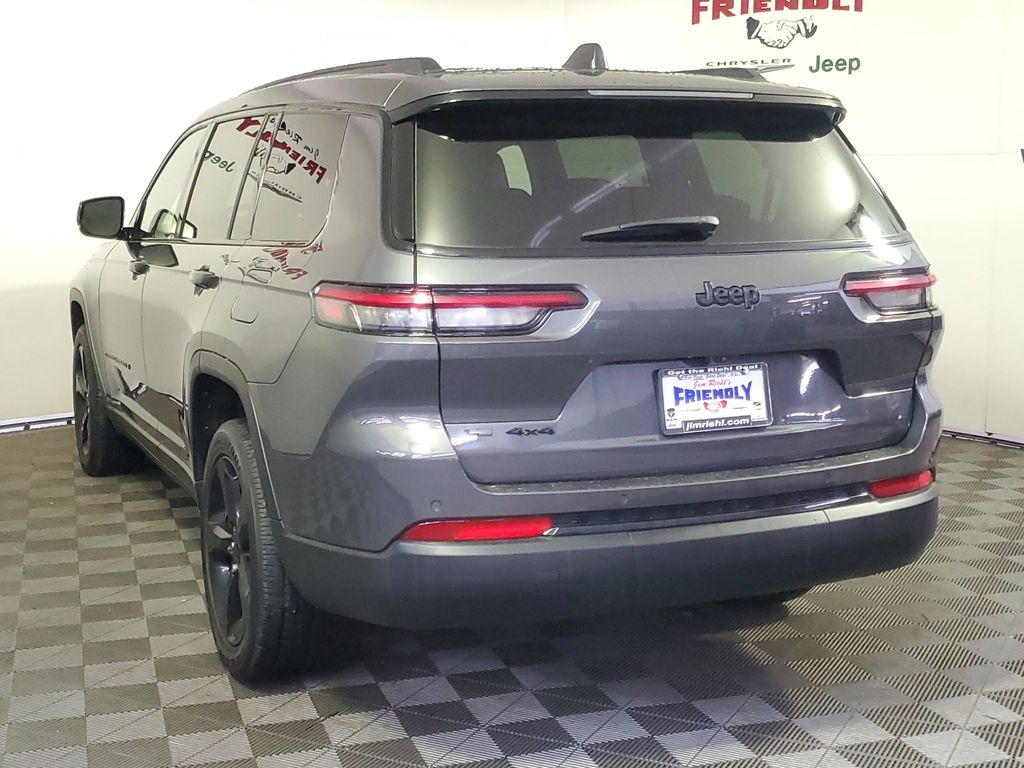 2023 Jeep Grand Cherokee Laredo photo 4