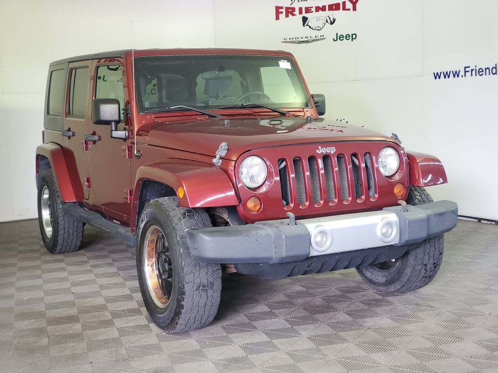 Used 2008 Jeep Wrangler Unlimited Sahara with VIN 1J4GA591X8L611159 for sale in Warren, MI
