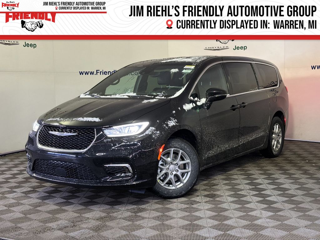 2026 Chrysler Pacifica Select's photo