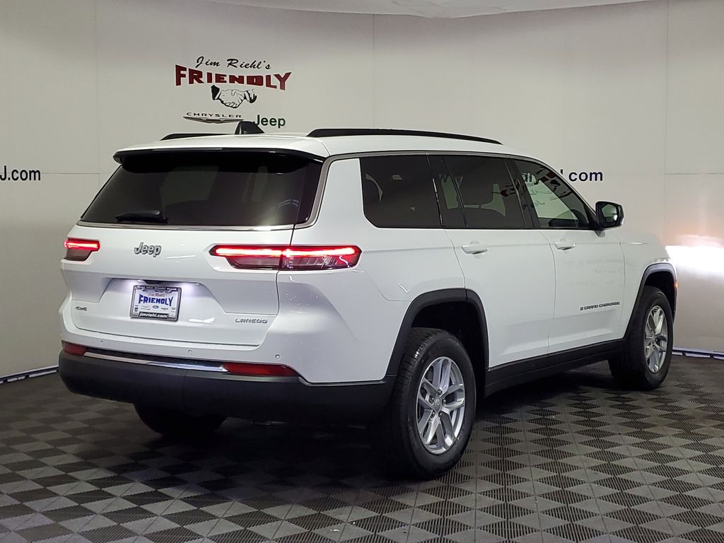 2025 Jeep Grand Cherokee Laredo photo 3