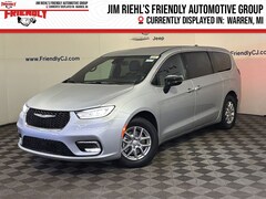2026 Chrysler Pacifica Select Passenger Van