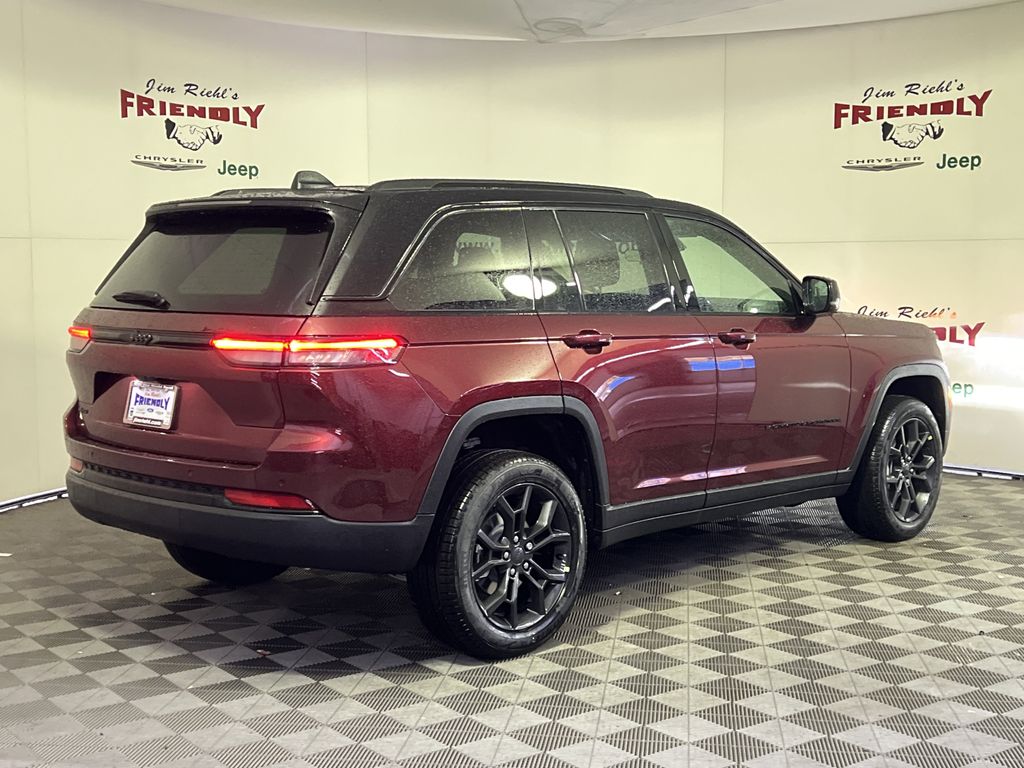 2025 Jeep Grand Cherokee Limited photo 3