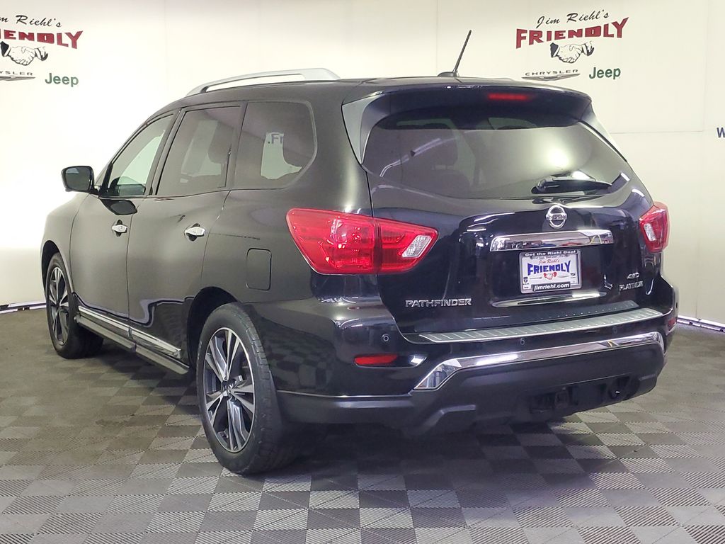 2017 Nissan Pathfinder Platinum photo 4