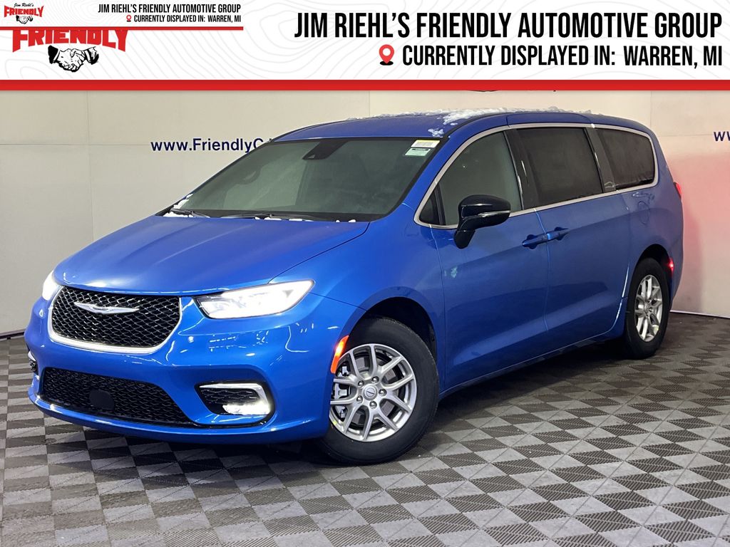 2026 Chrysler Pacifica Select's photo