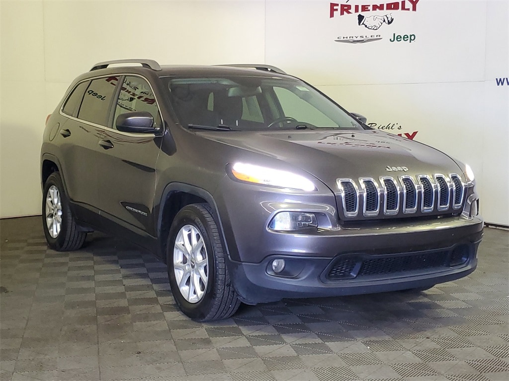 Used 2017 Jeep Cherokee Latitude with VIN 1C4PJMCB4HW504124 for sale in Warren, MI