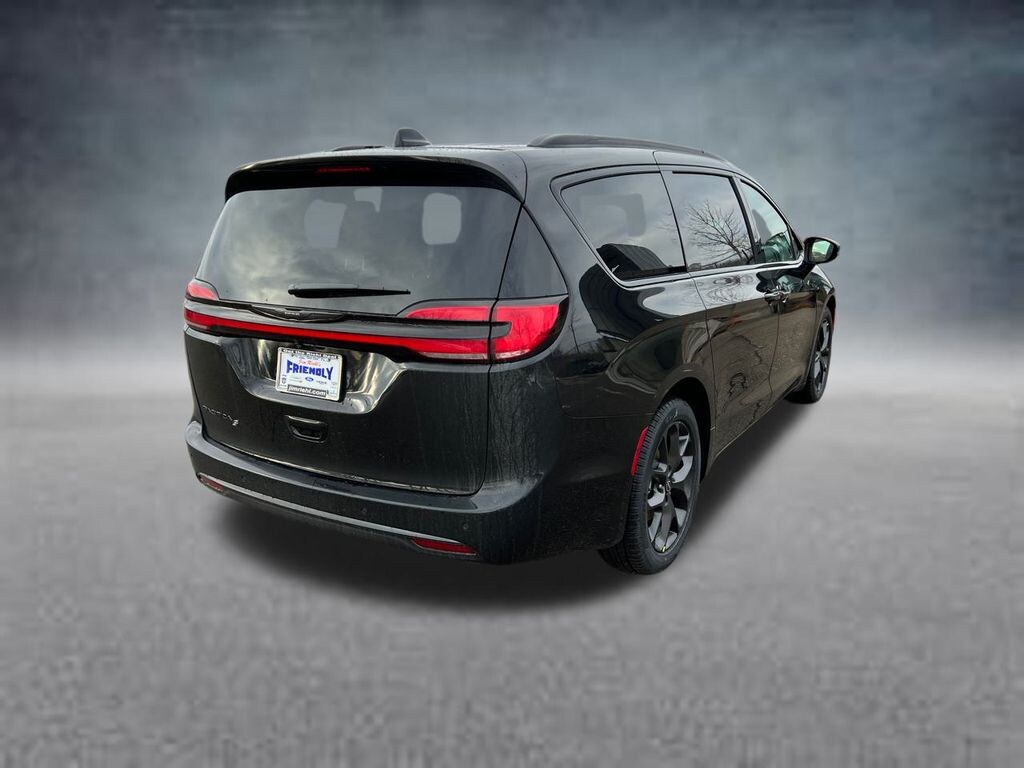 New 2026 Chrysler Pacifica Select Passenger Van