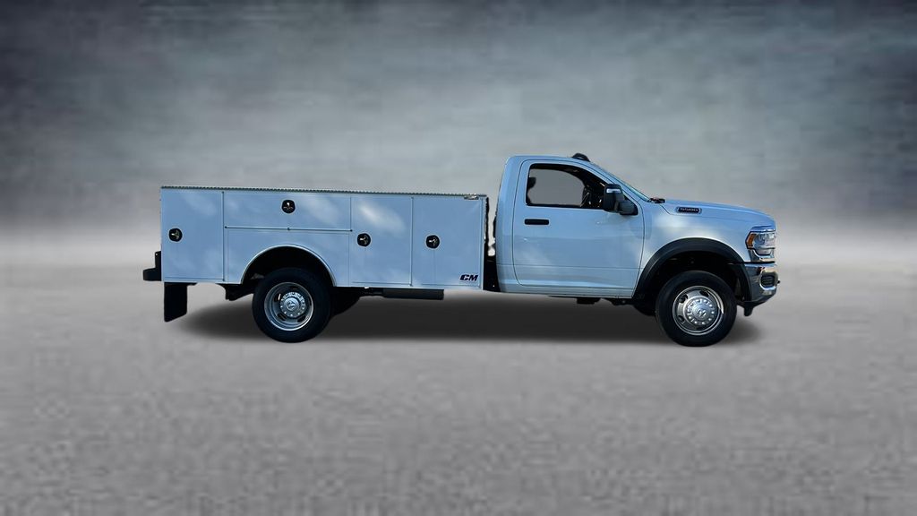 2024 Ram 5500 Tradesman SLT photo 2