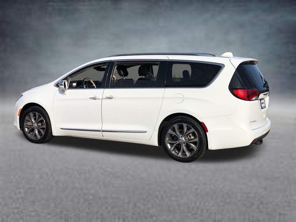 2018 Chrysler Pacifica Limited photo 4