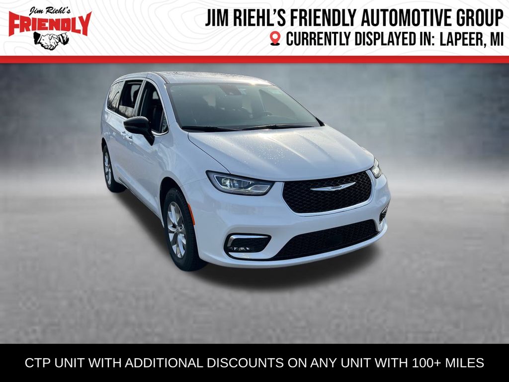 2026 Chrysler Pacifica Select's photo