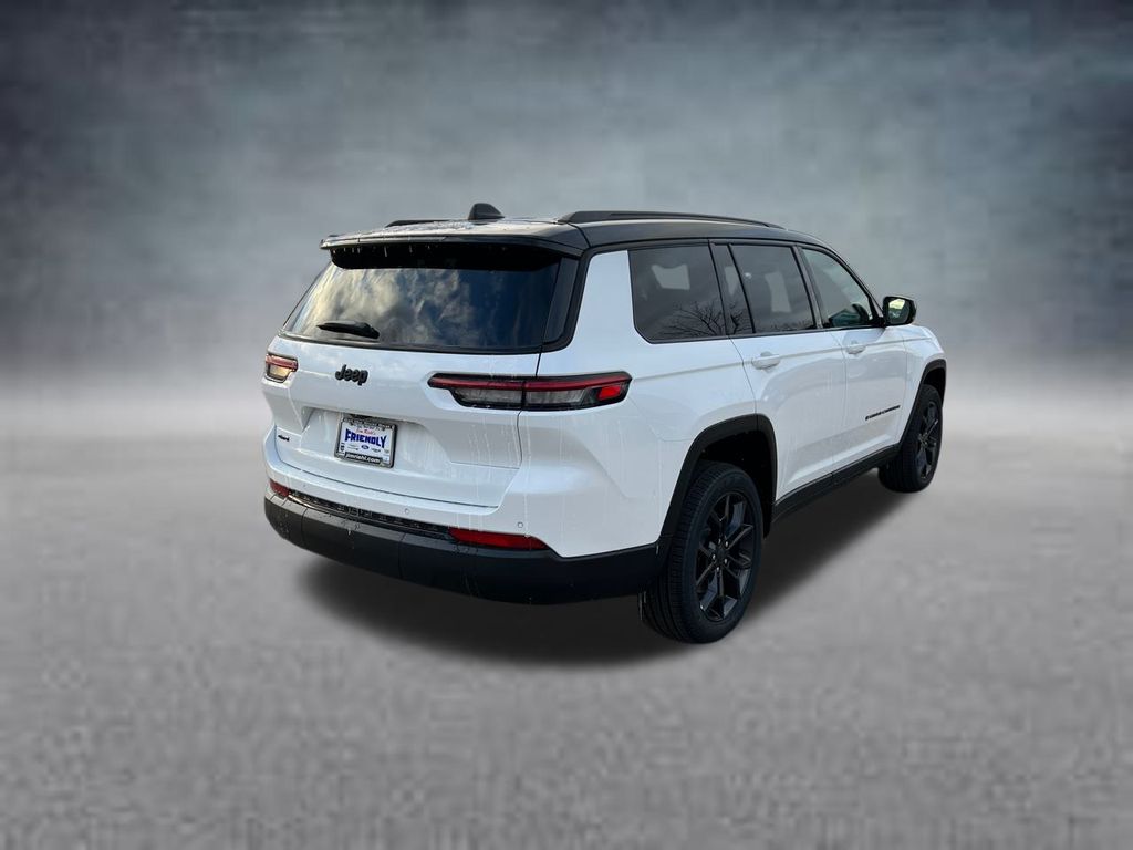 2025 Jeep Grand Cherokee Limited photo 3