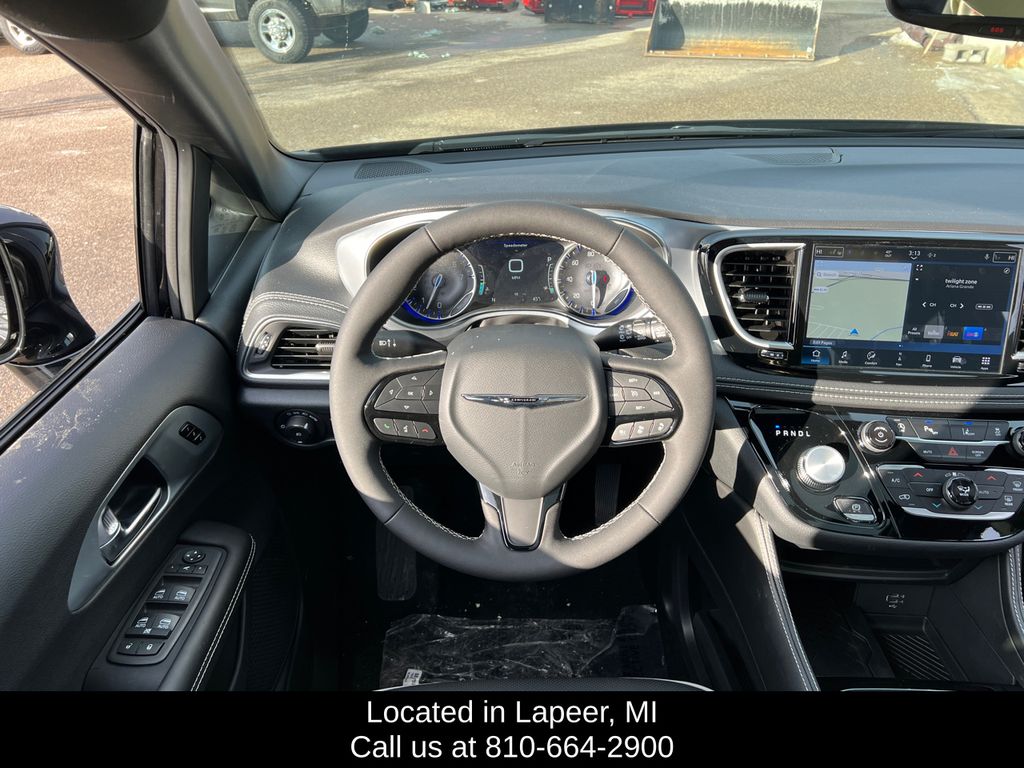 2026 Chrysler Pacifica Limited - Photo 24