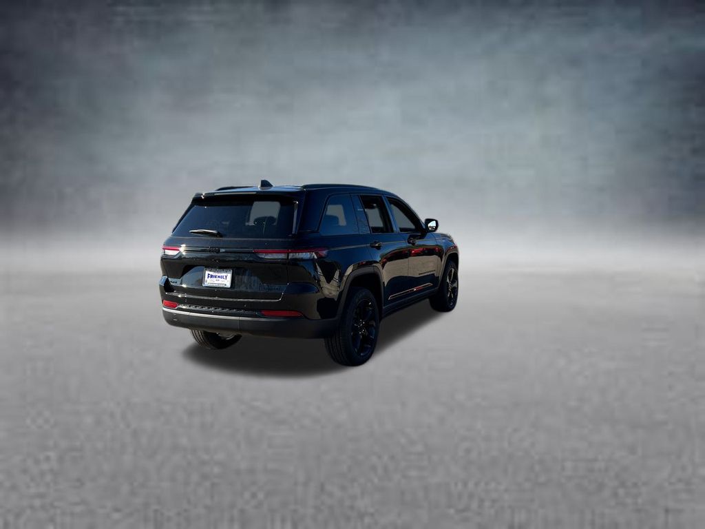 2025 Jeep Grand Cherokee Limited photo 3