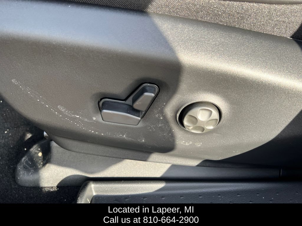 2026 Chrysler Pacifica Limited - Photo 16