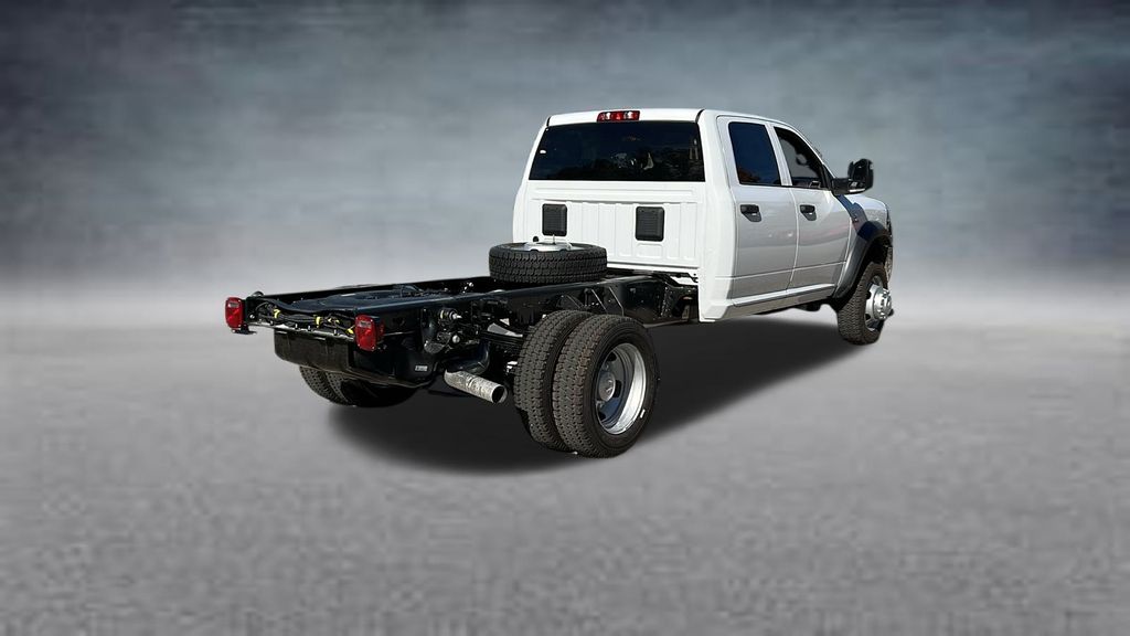 2026 Ram 5500 Tradesman photo 2