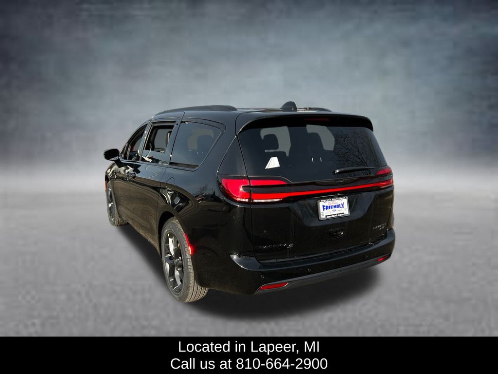 2026 Chrysler Pacifica Limited - Photo 6