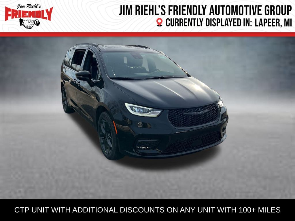 2026 Chrysler Pacifica Limited's photo