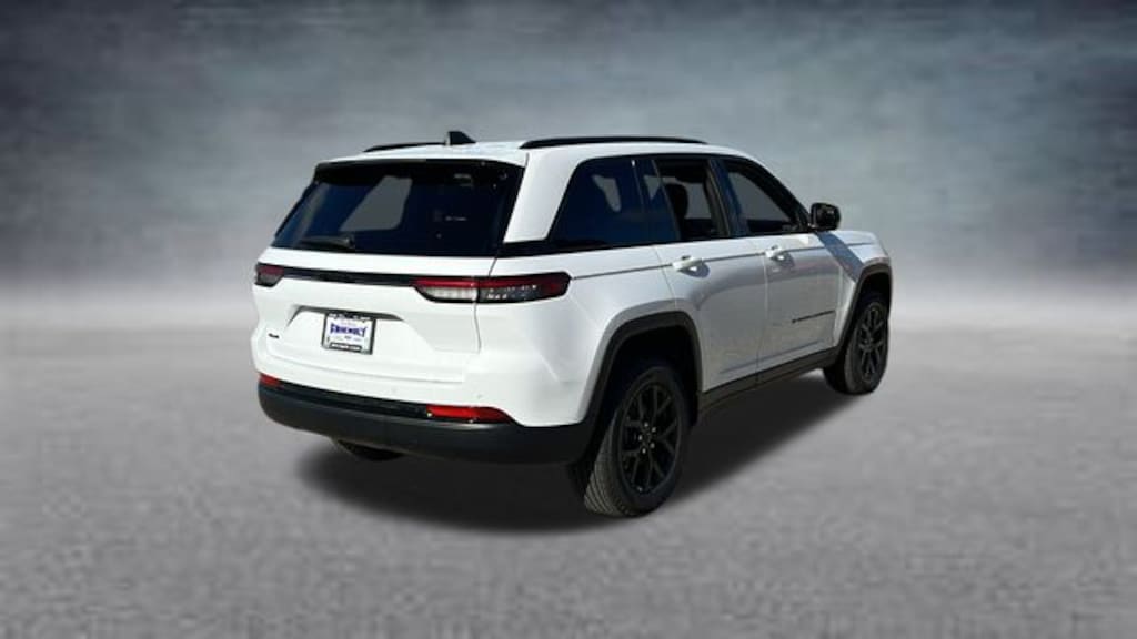 New 2025 Jeep Grand Cherokee Laredo Sport Utility