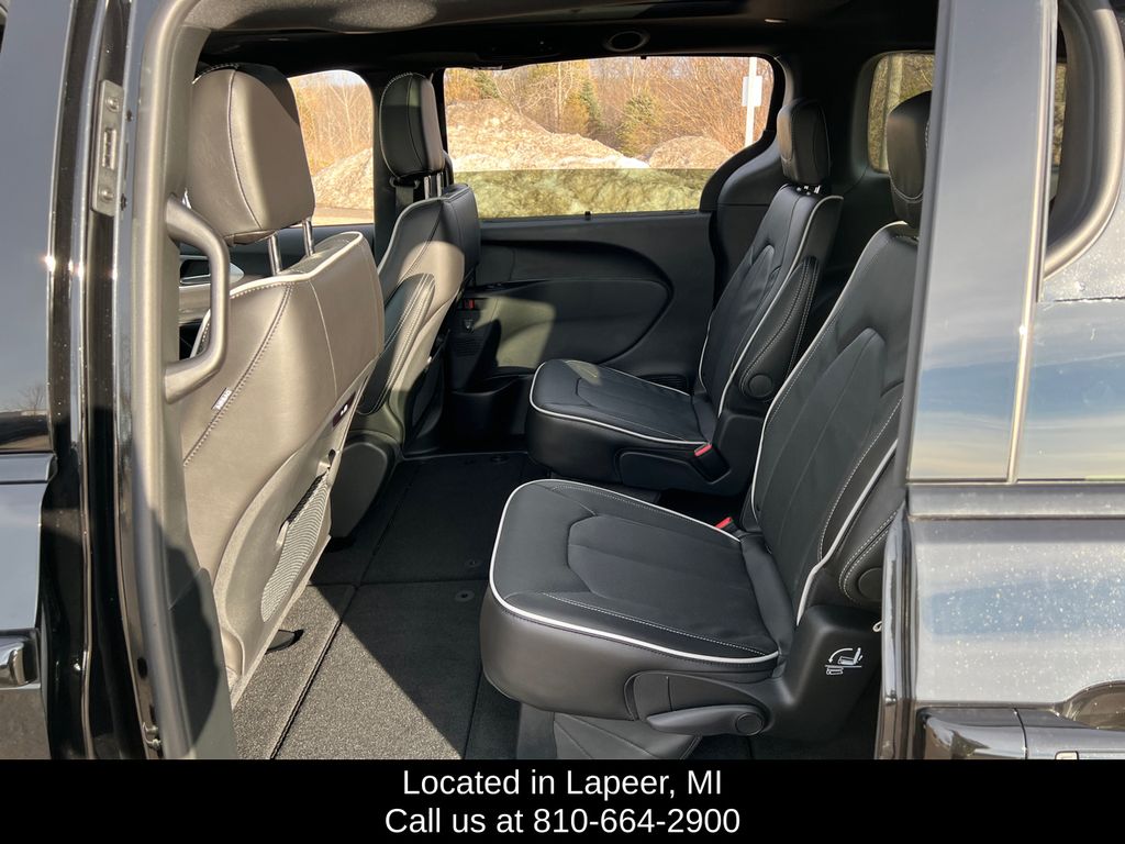 2026 Chrysler Pacifica Limited - Photo 17