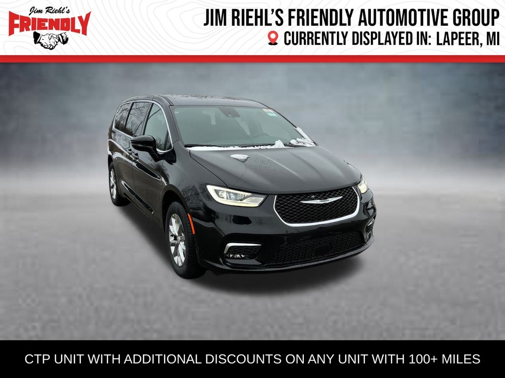 2026 Chrysler Pacifica Select's photo