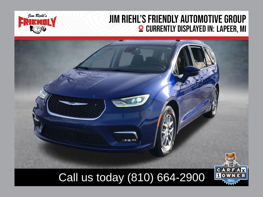 2021 Chrysler Pacifica Touring's photo