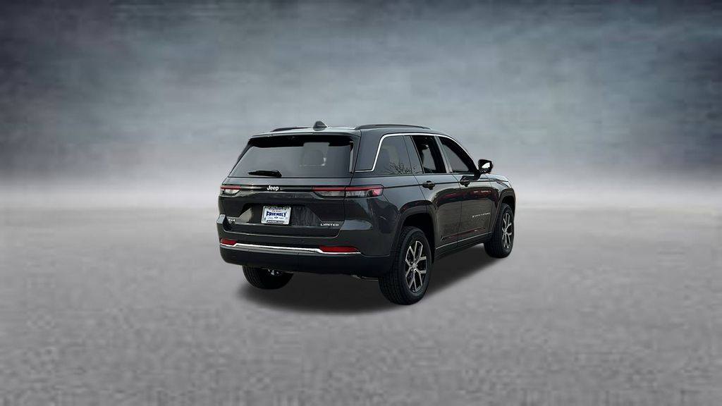 2025 Jeep Grand Cherokee Limited Sport photo 3