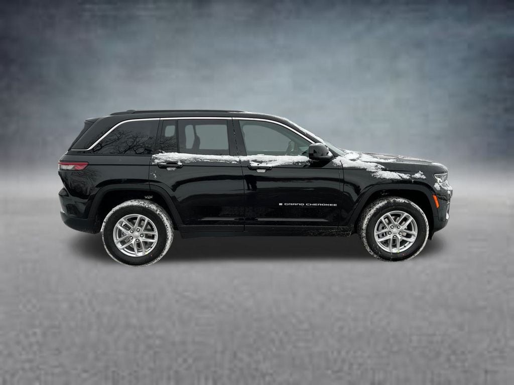 New 2025 Jeep Grand Cherokee Laredo Sport Utility