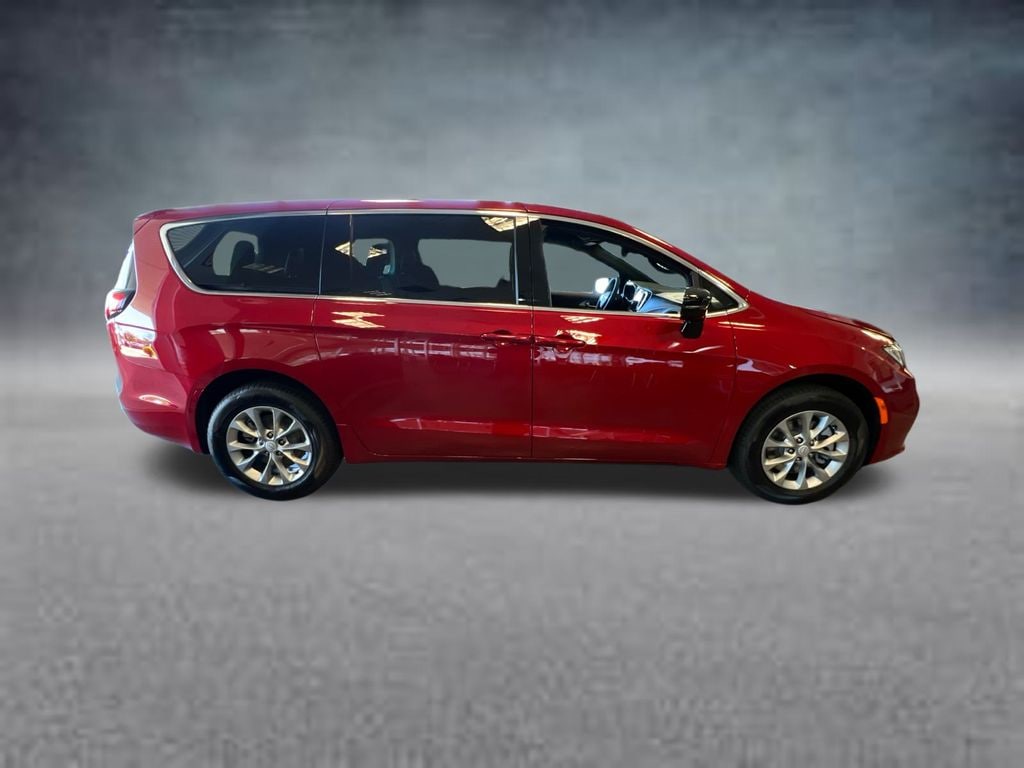 New 2026 Chrysler Pacifica Select Passenger Van