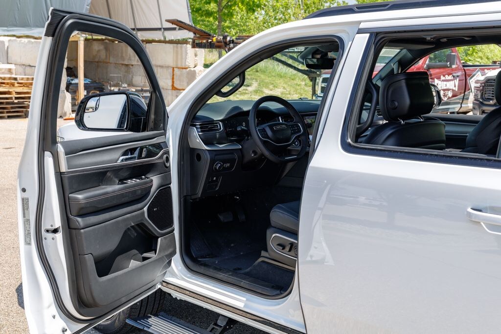 New 2026 Jeep Grand Wagoneer L Limited Sport Utility