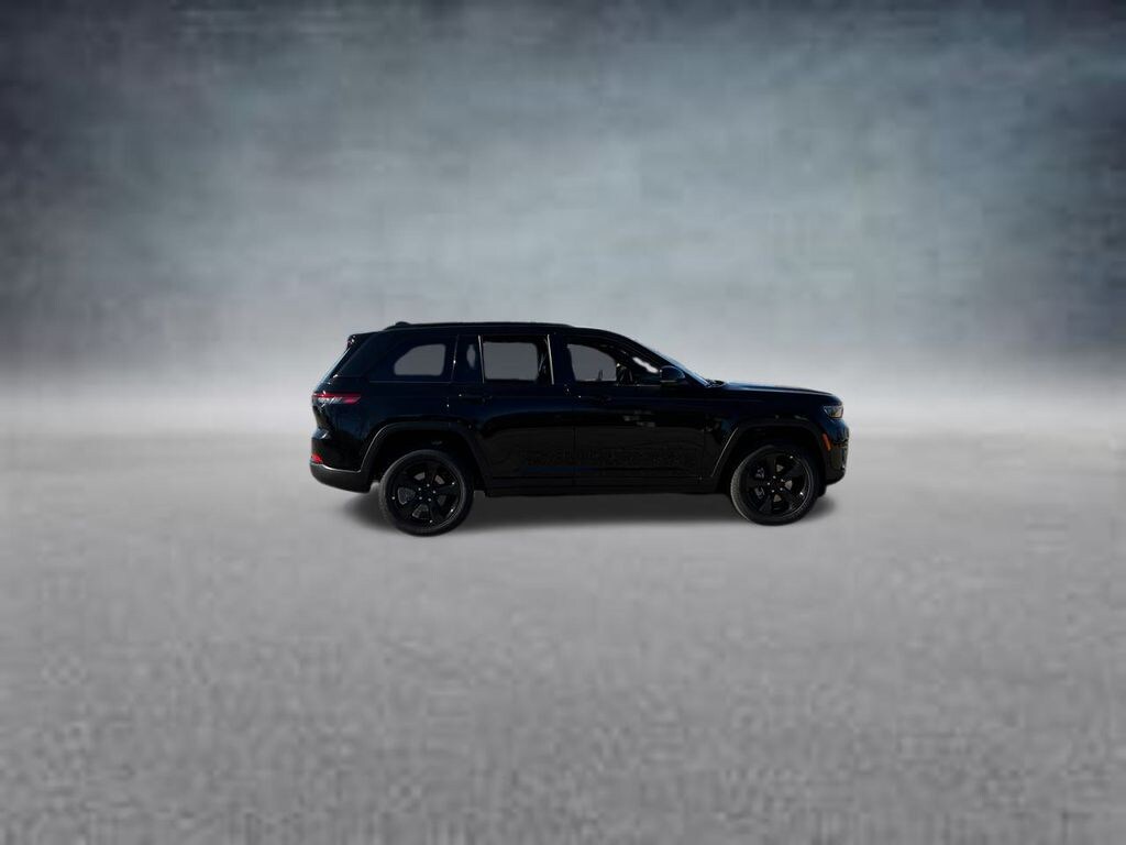 New 2025 Jeep Grand Cherokee Laredo Sport Utility