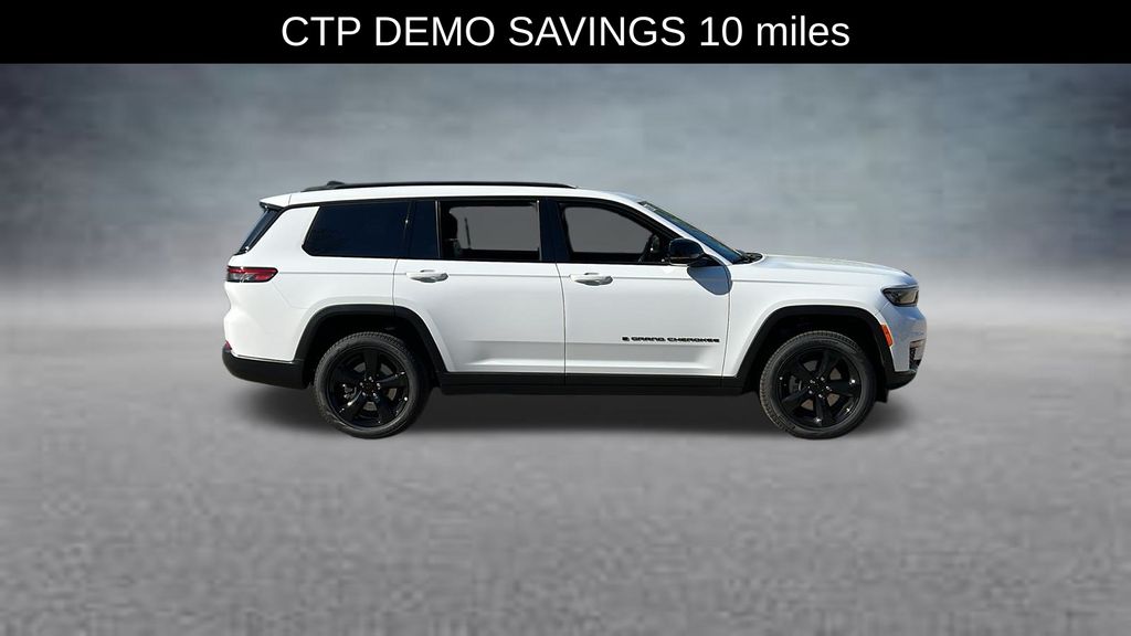 2025 Jeep Grand Cherokee Limited photo 2