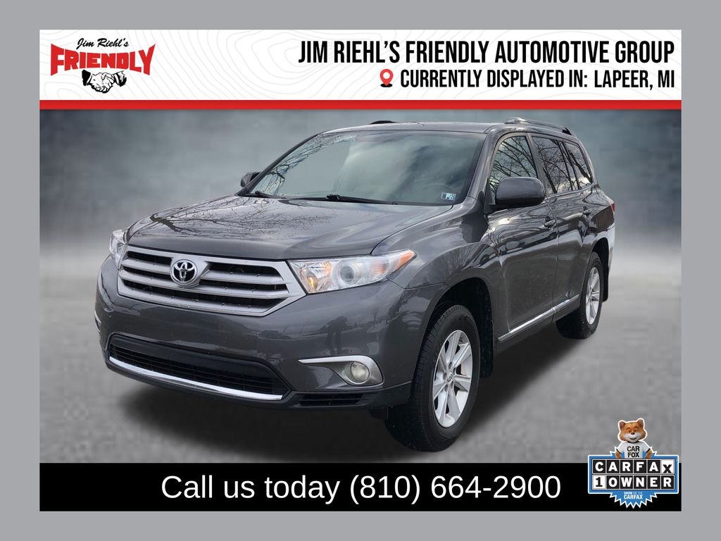 2013 Toyota Highlander Plus's photo