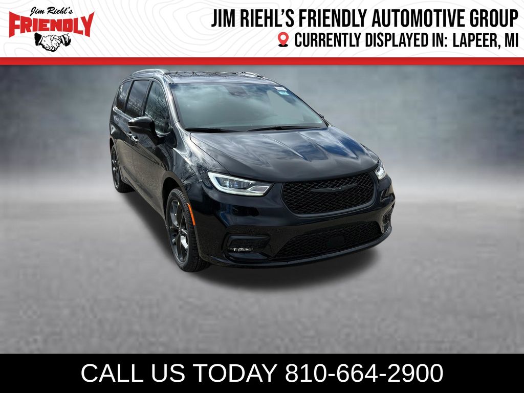 2026 Chrysler Pacifica Select AWD's photo