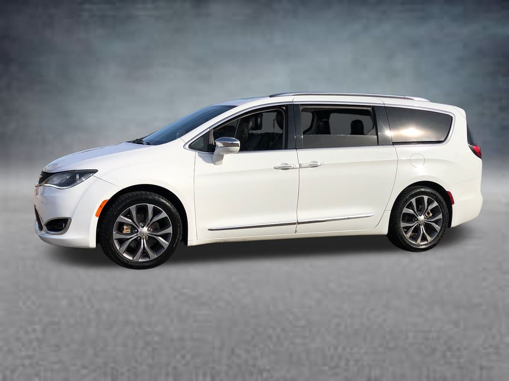 2018 Chrysler Pacifica Limited photo 2