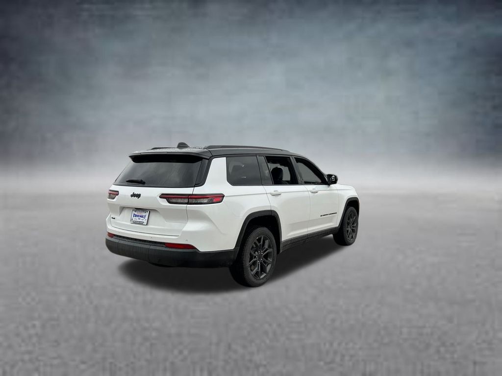 2025 Jeep Grand Cherokee Limited photo 2