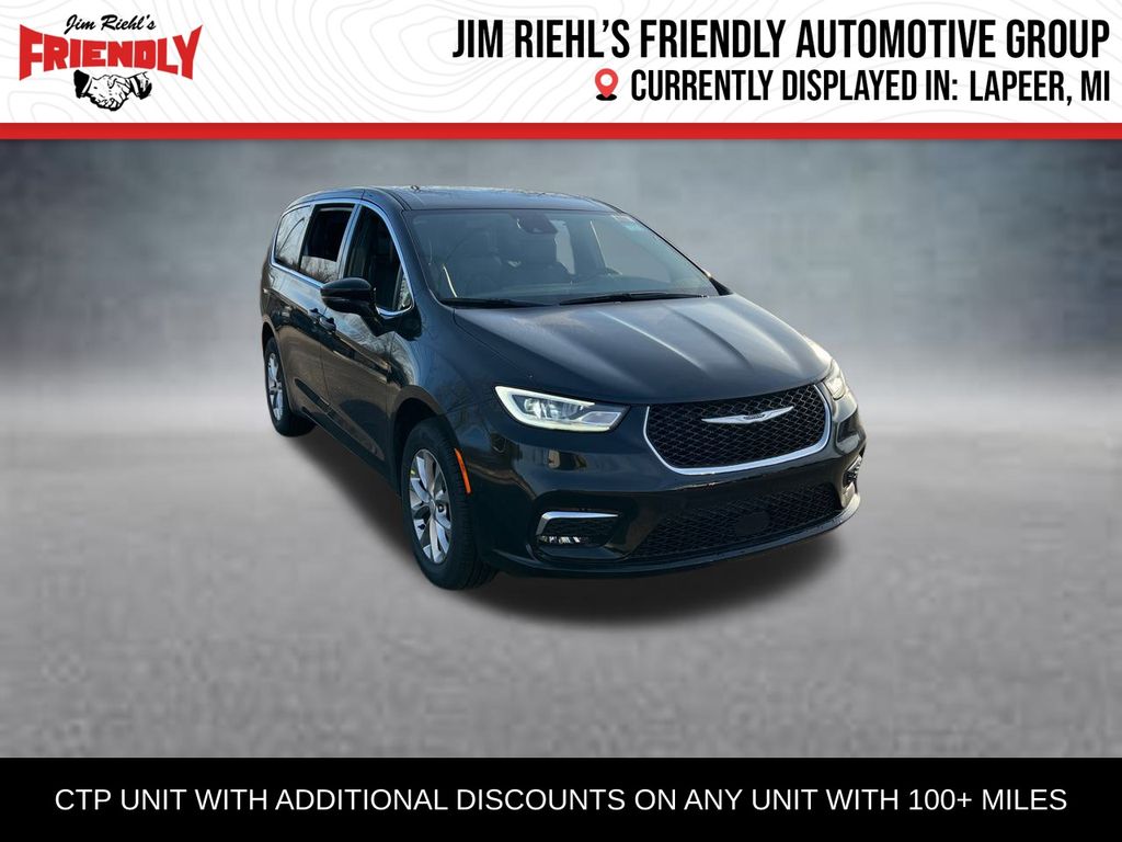 2026 Chrysler Pacifica Select's photo