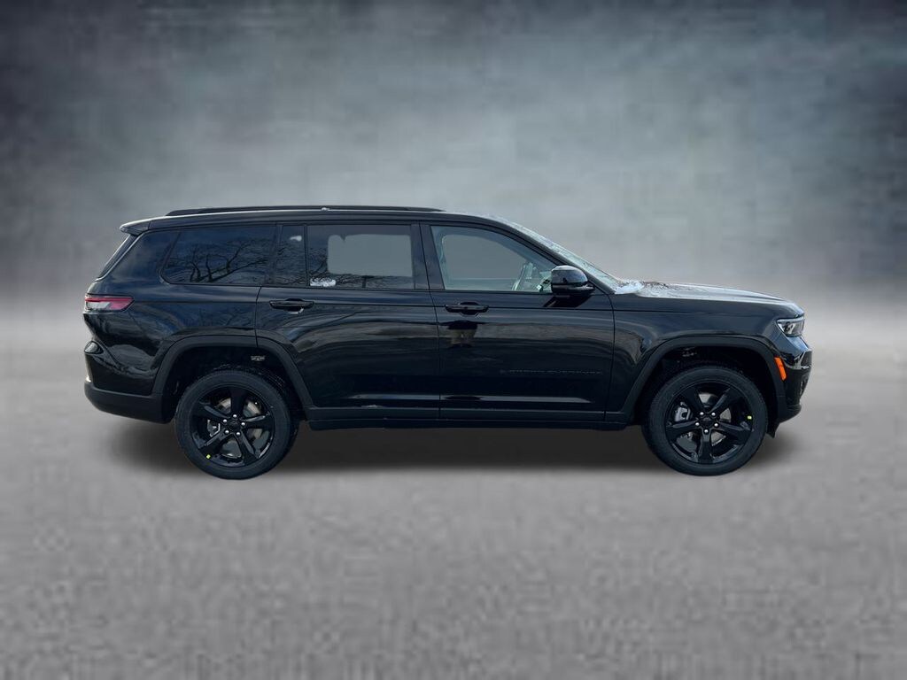 New 2025 Jeep Grand Cherokee L Laredo Sport Utility