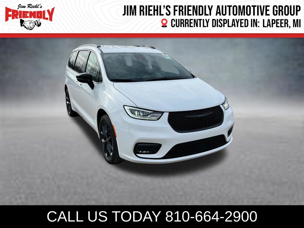 2026 Chrysler Pacifica Select AWD's photo