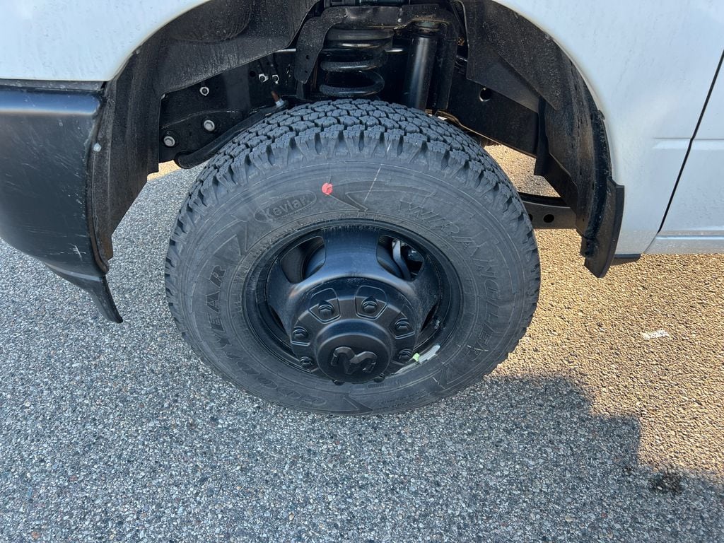 2026 RAM 3500 Chassis Tradesman - Photo 9