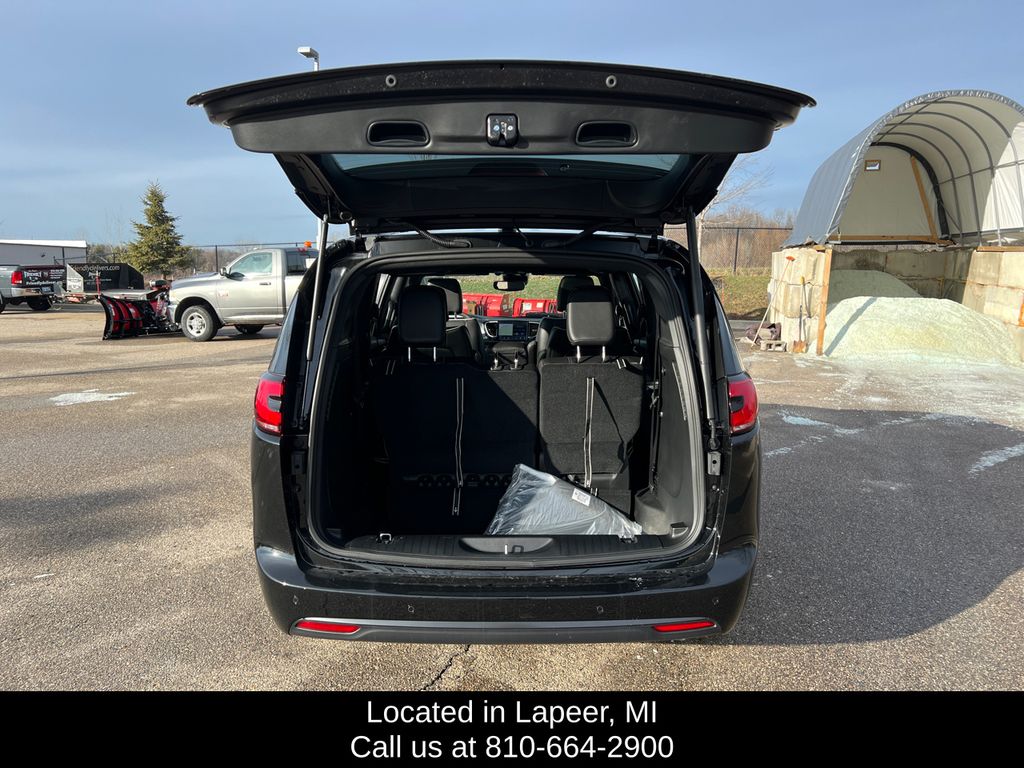 2026 Chrysler Pacifica Limited - Photo 13