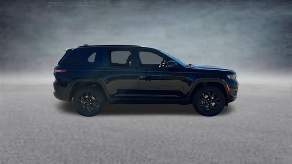 New 2025 Jeep Grand Cherokee Laredo Sport Utility