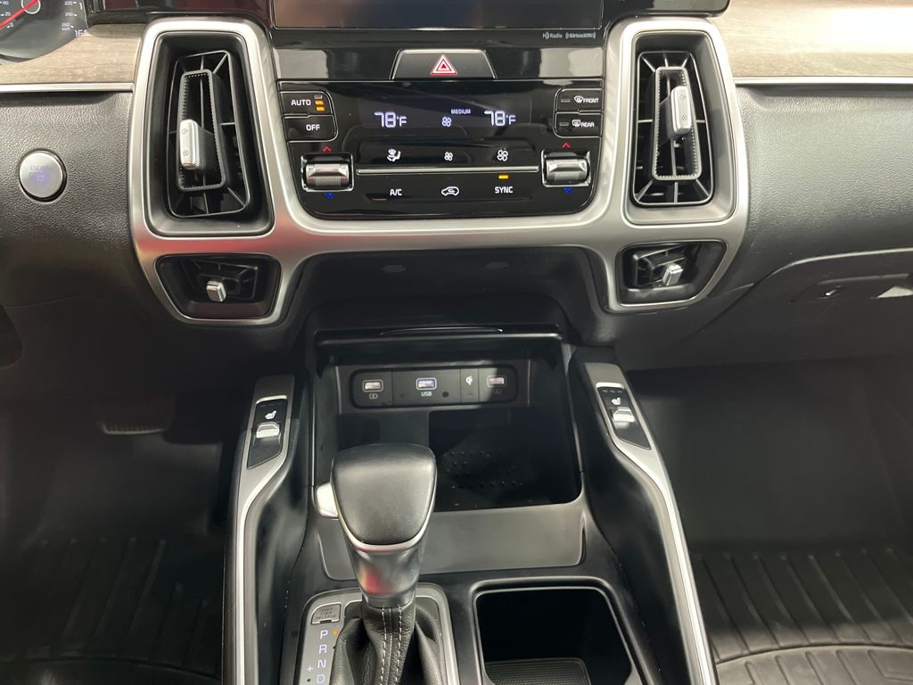 2021 Kia Sorento EX - Photo 20