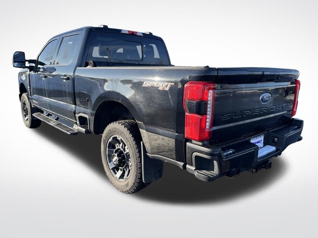 Used 2023 Ford F-250SD Lariat Truck Crew Cab