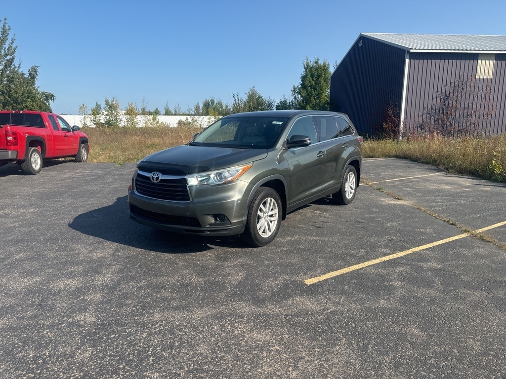 Used 2015 Toyota Highlander LE Plus with VIN 5TDBKRFHXFS213158 for sale in Charlevoix, MI