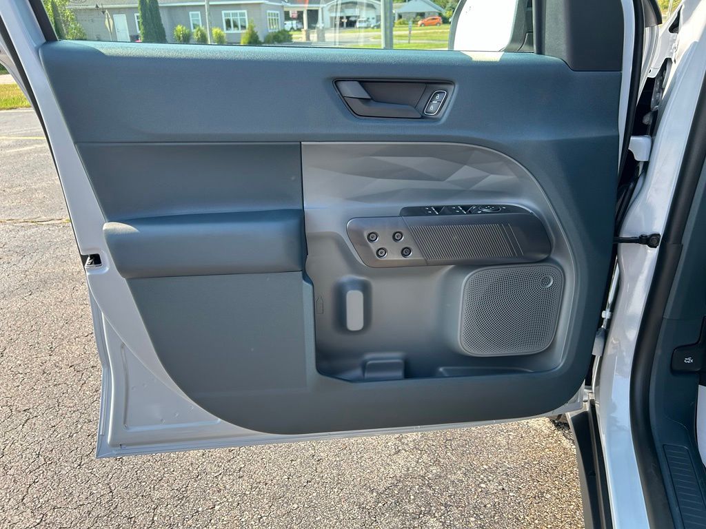2025 Ford Maverick XLT - Photo 10
