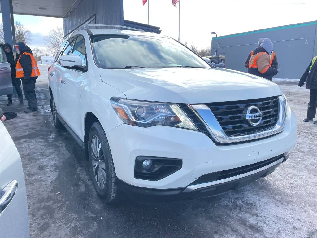 Used 2018 Nissan Pathfinder SV with VIN 5N1DR2MM5JC627286 for sale in Charlevoix, MI